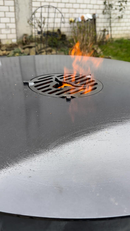 Grill mit Planchaplatte aus Stahl