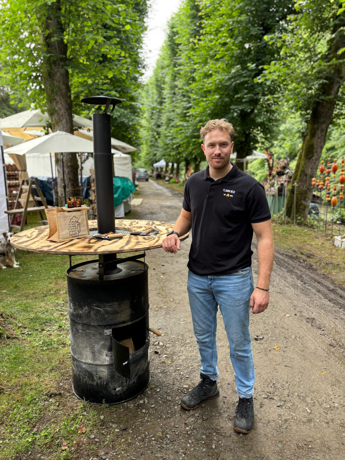 120 cm hohe Stehtisch-Feuertonne mit Echtholz-Tischplatte von FlammNeu